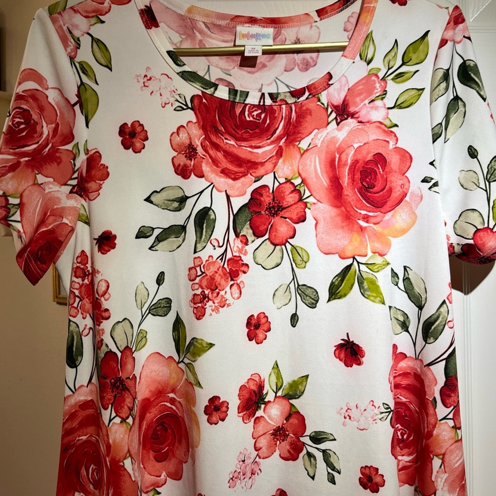 LuLaRoe Watercolor Watercolor Red Roses on Cream Floral Swing Dress ‘Jessie’